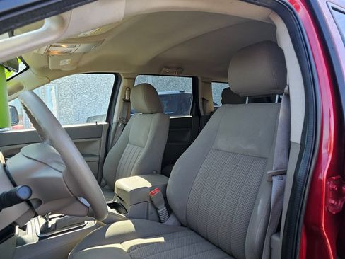 Used 2005 Jeep Grand Cherokee Laredo RWD image 18