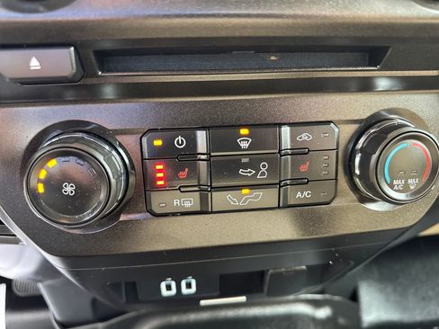 Used 2018 Ford F150 XLT w/ Equipment Group 302A Luxury AWD/4WD image 18