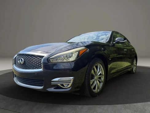 Used 2015 INFINITI Q70 3.7 RWD image 7