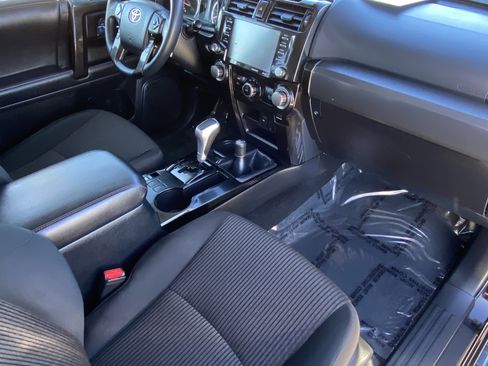 Certified 2024 Toyota 4Runner TRD Off-Road image 10