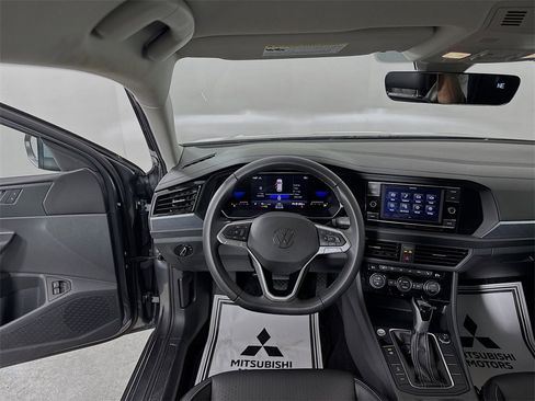 Used 2024 Volkswagen Jetta SE image 22