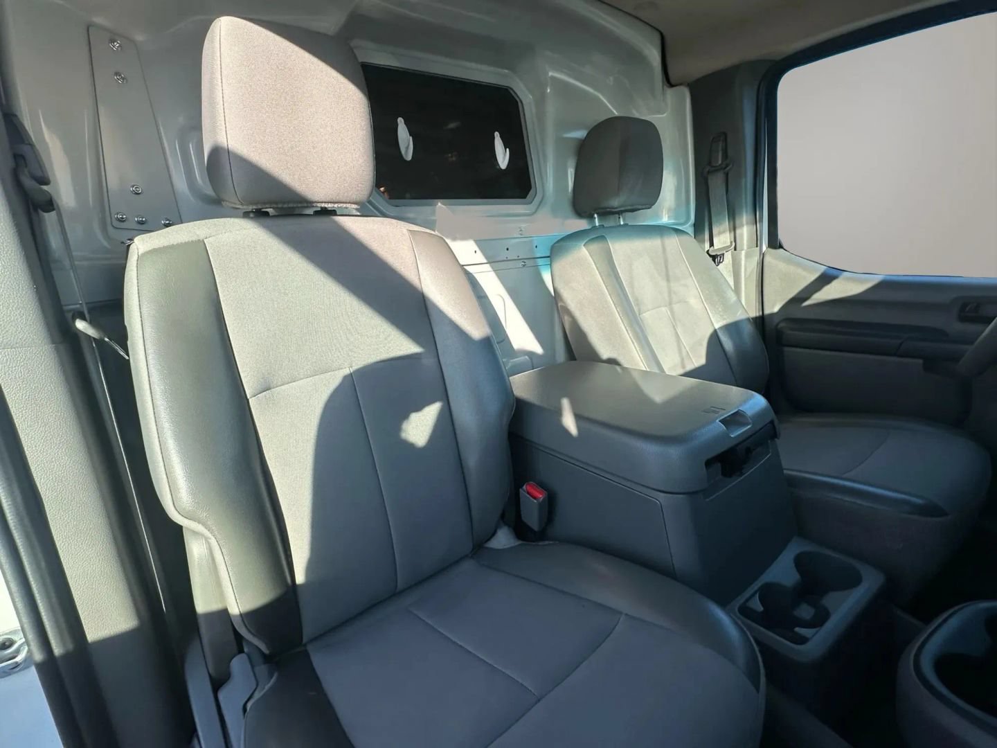 Used 2021 Nissan NV 3500 SV RWD image 15