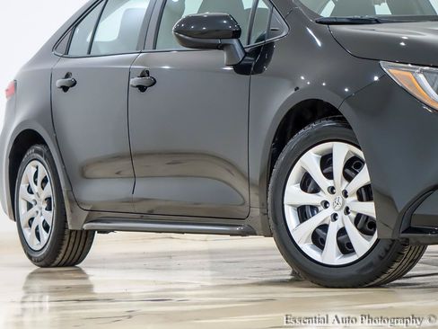 Used 2021 Toyota Corolla LE FWD image 4