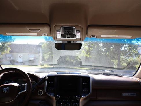 Used 2019 RAM 3500 Laramie image 14