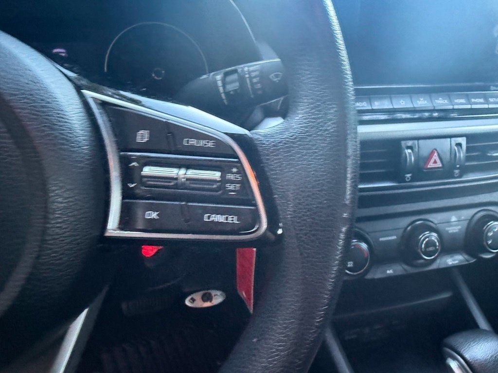 Used 2021 Kia Forte LXS FWD image 18