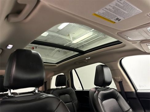 Used 2023 Lincoln Aviator AWD w/ Premium Package image 13