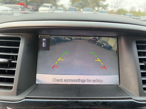 Used 2019 Nissan Pathfinder SV image 20