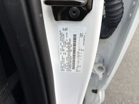 Used 2022 Ford F450 Platinum w/ FX4 Off-Road Package image 43