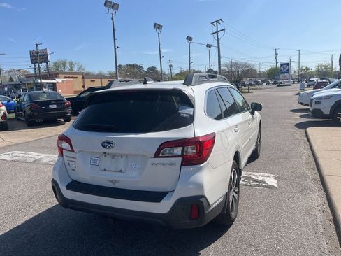 Used 2018 Subaru Outback 2.5i Limited image 4