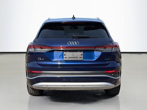 Used 2024 Audi Q4 e-tron Premium image 4