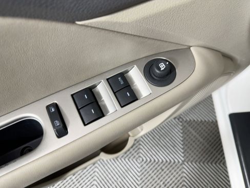 Used 2010 Ford Fusion SEL image 20