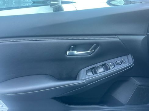 Used 2025 Nissan Sentra SV FWD image 18
