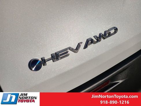 Used 2025 Toyota Sienna XLE image 13