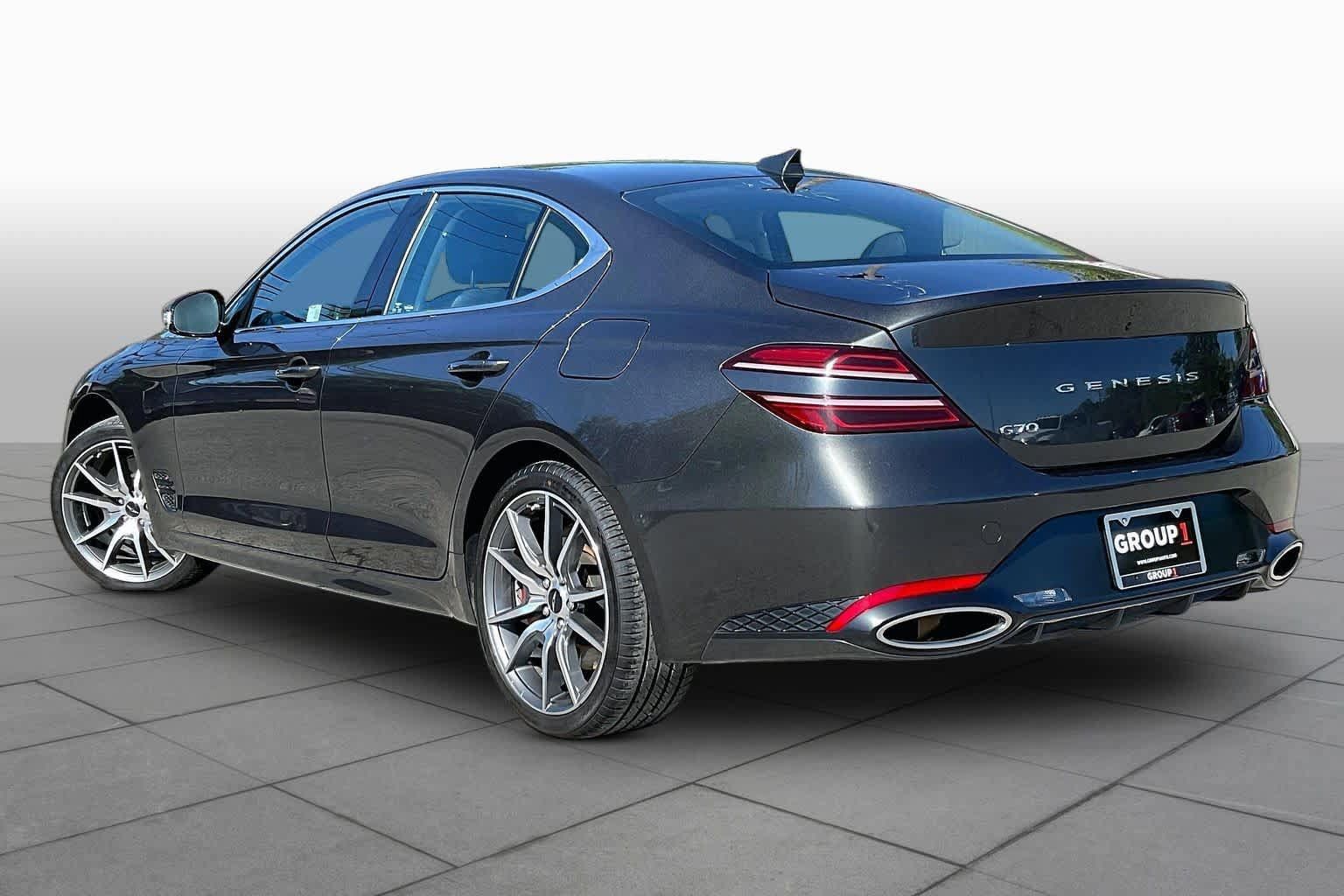 Used 2025 Genesis G70 2.5T RWD image 12