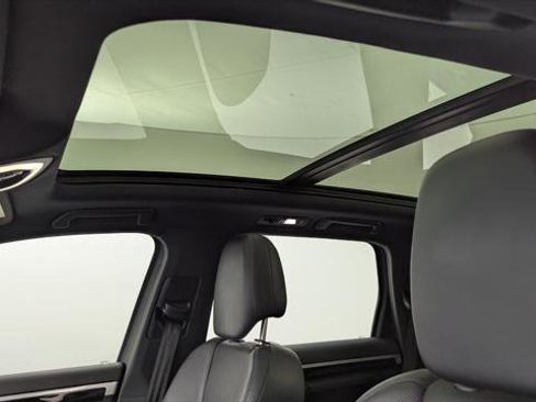 Used 2016 Porsche Cayenne AWD/4WD image 30