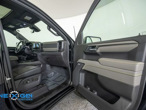 Used 2025 Chevrolet Silverado 1500 ZR2 w/ Technology Package AWD/4WD image 42
