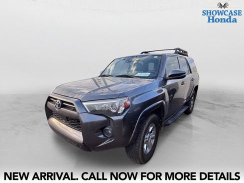 Used 2021 Toyota 4Runner SR5 Premium w/ Moonroof Package AWD/4WD image 2
