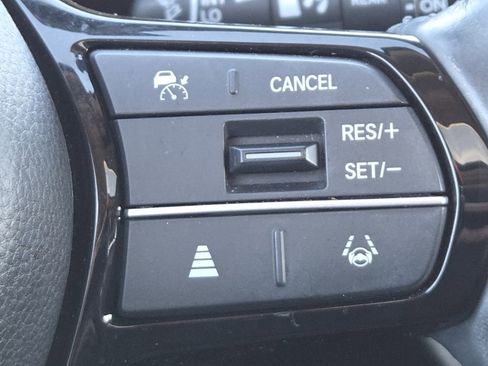 Used 2023 Honda HR-V EX-L image 6