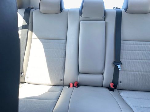 Used 2016 Toyota Camry SE image 15