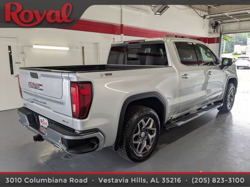 Used 2021 GMC Sierra 1500 SLT w/ SLT Premium Plus Package AWD/4WD image 4