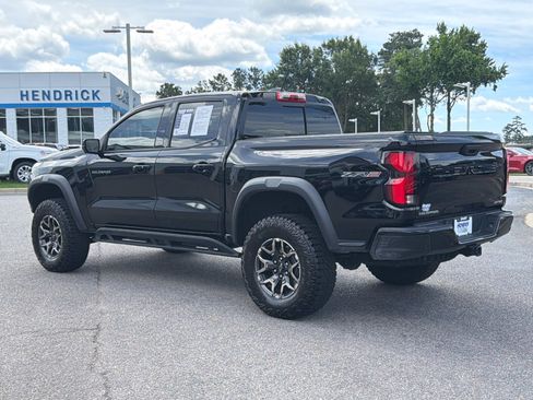 Used 2025 Chevrolet Colorado ZR2 w/ Technology Package AWD/4WD image 10