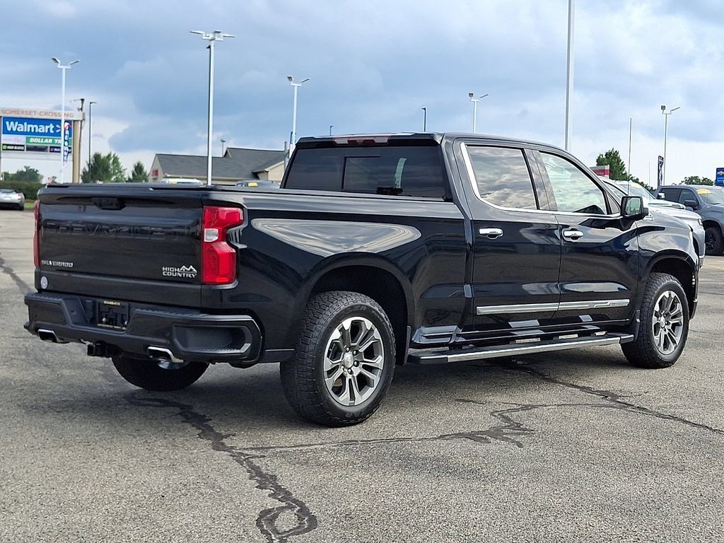 Used 2024 Chevrolet Silverado 1500 High Country w/ Z71 Off-Road Package AWD/4WD image 7