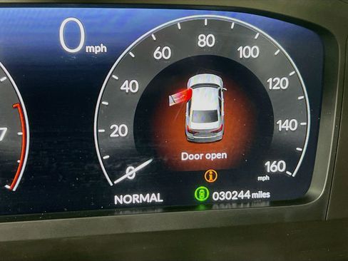 Used 2023 Honda Civic Touring image 12
