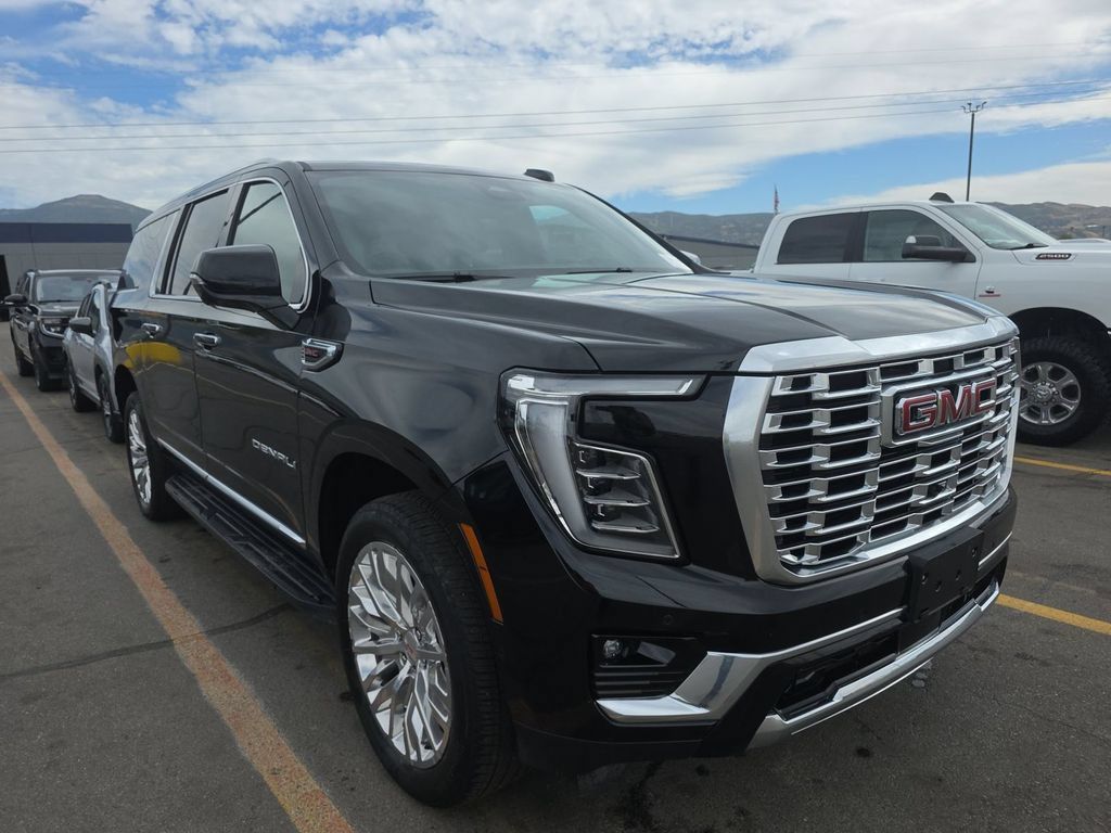 Used 2025 GMC Yukon XL Denali AWD/4WD image 1