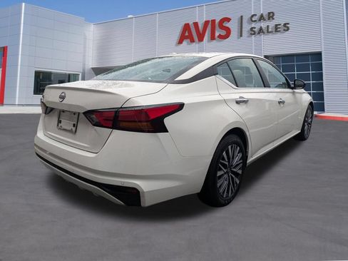 Used 2025 Nissan Altima 2.5 SV FWD image 6