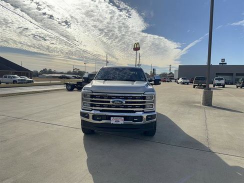 Used 2024 Ford F250 Lariat w/ Chrome Package image 3