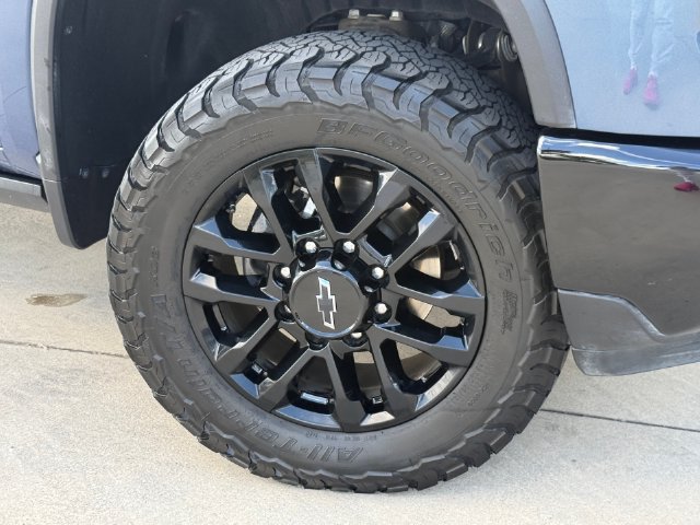 Used 2025 Chevrolet Silverado 2500 LTZ w/ Trail Boss Package AWD/4WD image 2