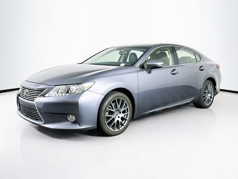 Used 2013 Lexus ES 350 w/ Luxury Pkg FWD image 3