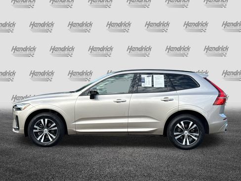 Used 2025 Volvo XC60 B5 Core image 8