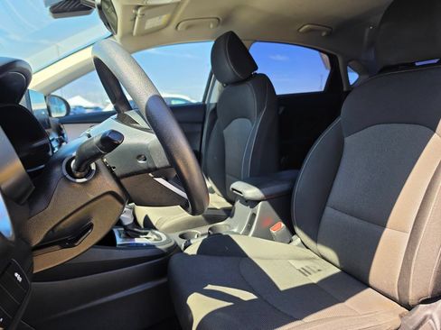 Certified 2022 Kia Forte LXS FWD image 10