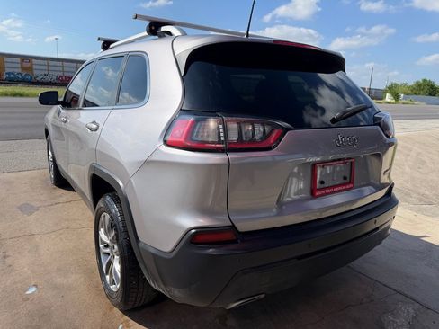 Used 2019 Jeep Cherokee Latitude Plus w/ Comfort/Convenience Group FWD image 36
