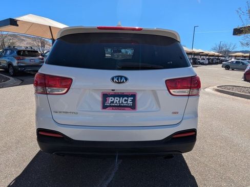 Used 2018 Kia Sorento LX image 6