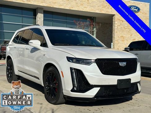 Used 2023 Cadillac XT6 Sport w/ LPO, ONYX Package image 19