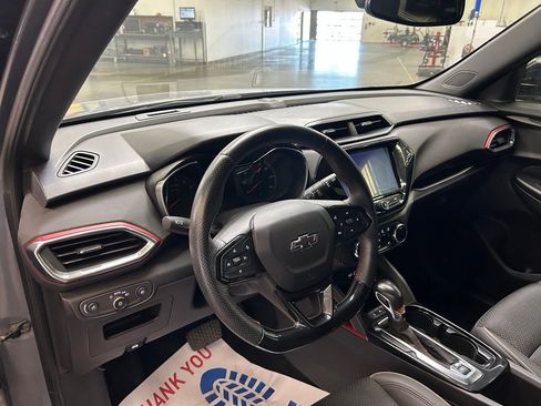 Used 2021 Chevrolet TrailBlazer RS w/ Sun and Liftgate Package FWD image 22