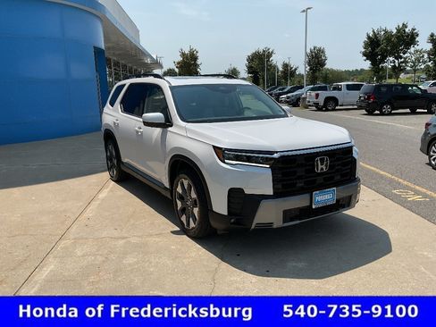 Used 2026 Honda Pilot Touring image 8