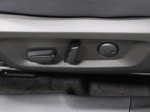 New 2026 Mitsubishi Outlander SE image 18