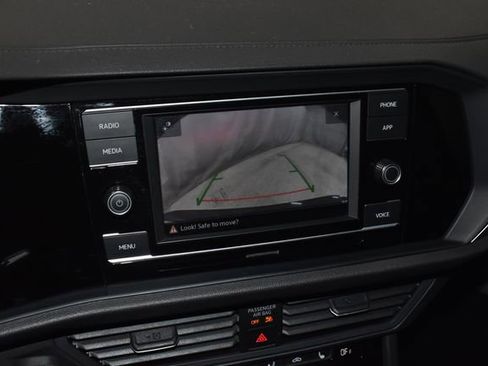 Used 2024 Volkswagen Jetta SE image 16