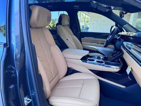 New 2025 Cadillac Escalade IQ Luxury 2 w/ LPO, Radiant Package image 19