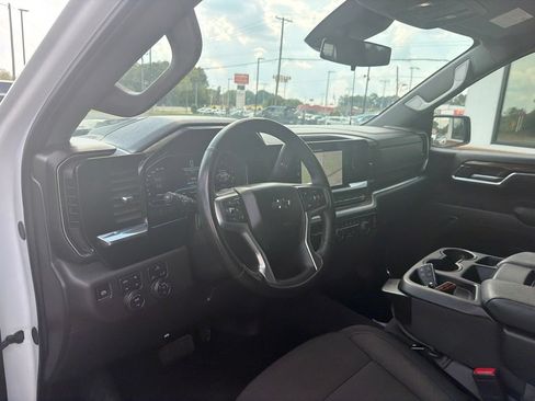 Used 2025 Chevrolet Silverado 1500 LT Trail Boss w/ Protection Package AWD/4WD image 4