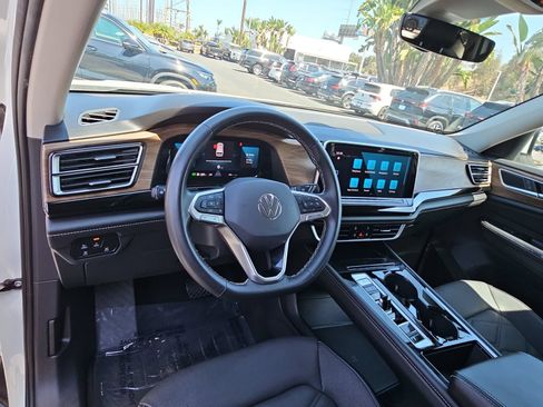 Certified 2024 Volkswagen Atlas SE AWD/4WD image 18