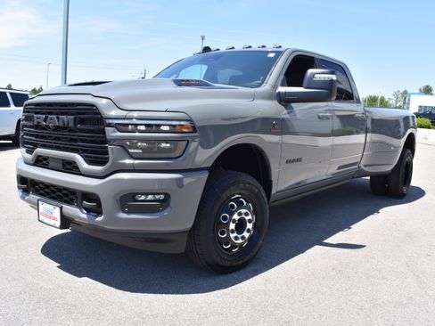 New 2026 RAM 3500 Laramie AWD/4WD image 4