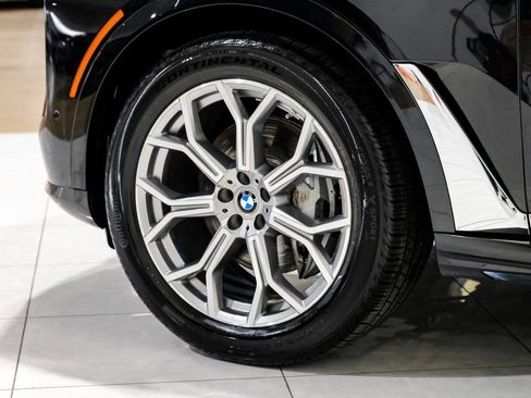 Used 2024 BMW X7 xDrive40i AWD/4WD image 49