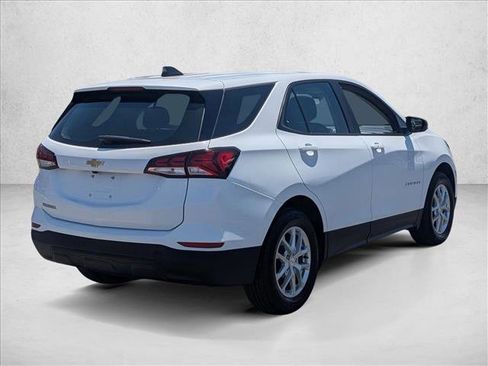 Used 2023 Chevrolet Equinox LS FWD image 5