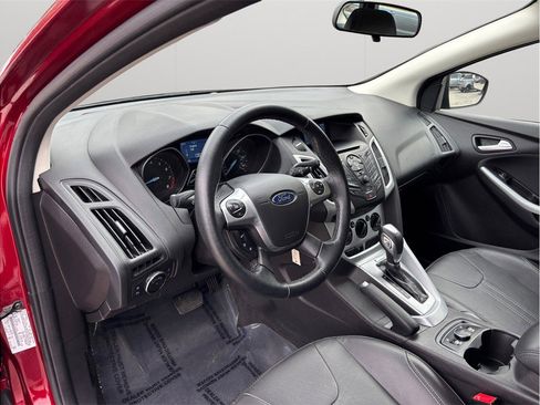 Used 2014 Ford Focus SE w/ Equipment Group 201A image 6
