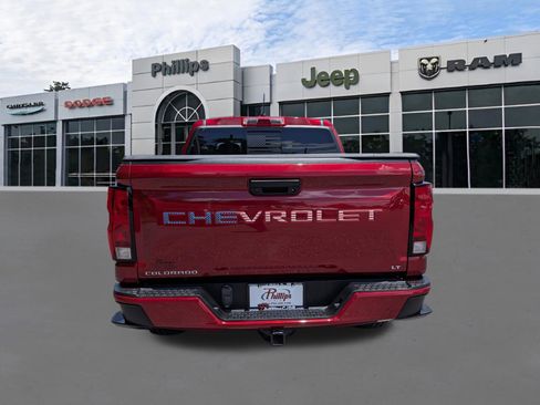 Used 2024 Chevrolet Colorado LT w/ LT Convenience Package II RWD image 4