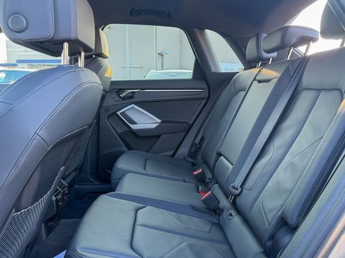 New 2025 Audi Q3 2.0T Premium image 23
